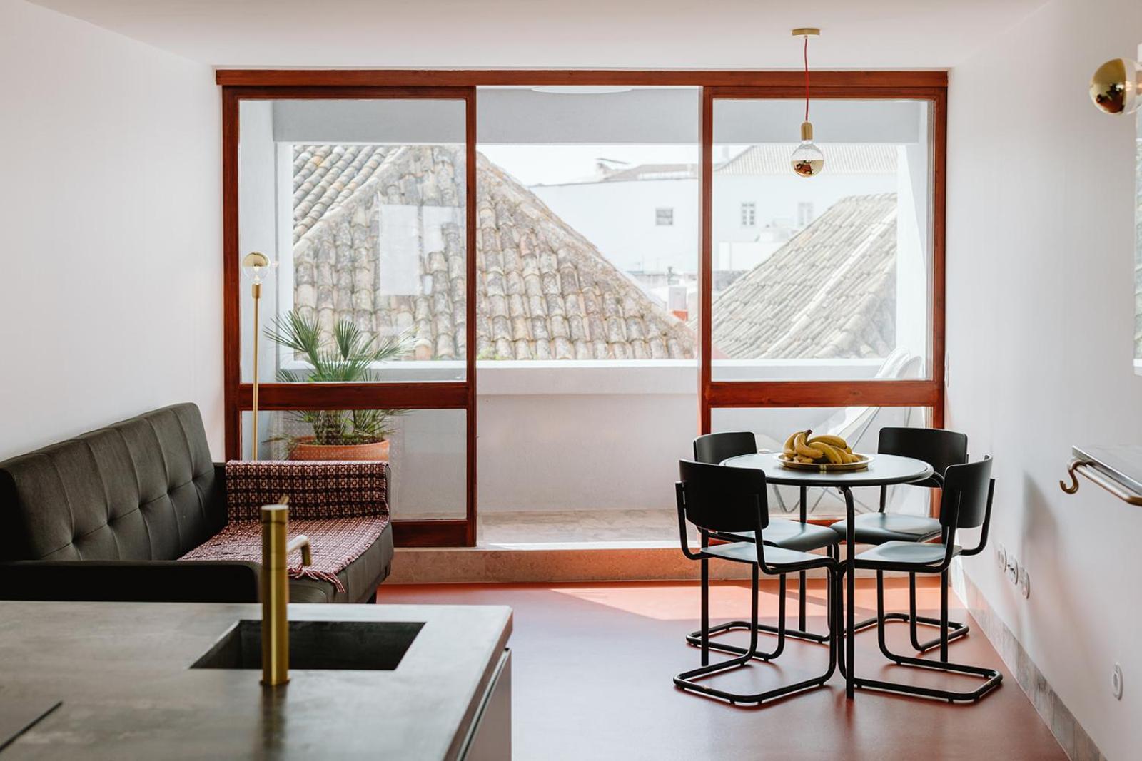 The Modernist Apartment
